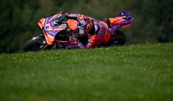 Мартин устанавливает рекорд в гонке на Гран-при Нидерландов